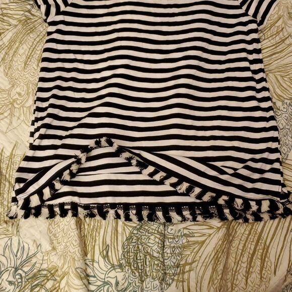 Green Envelope Los Angeles T-Shirt Black White Tassle - Picture 8 of 11